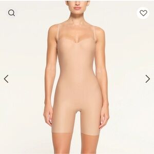 Skims Body Underwire Mid-Thigh Bodysuit Large